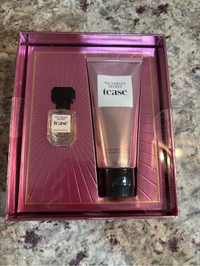 Victoria's Secret Pink Fragrance & Lotion Gift Set